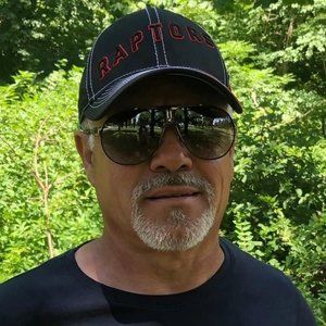 Meet your Posher, Manuel